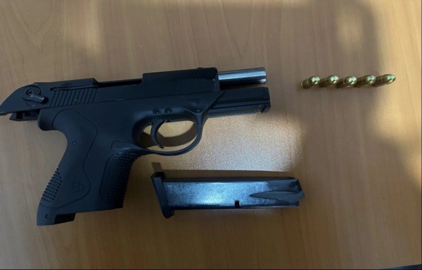 Aksion intensiv në Prishtinë: Policia ekzekuton mbi 100 urdhëresa të gjykatës dhe sekuestron armë