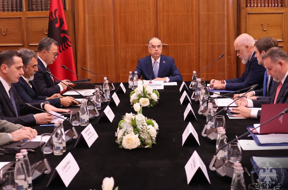 Këshilli i Sigurisë Kombëtare nën drejtimin e Begajt: Institucionet duhet të bashkëpunojnë përballë sfidave të sigurisë