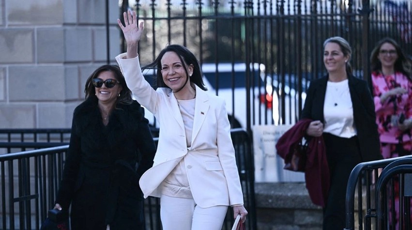 Kthim i bujshëm: Liderja e opozitës venezueliane María Corina Machado shfaqet sërish në atdhe