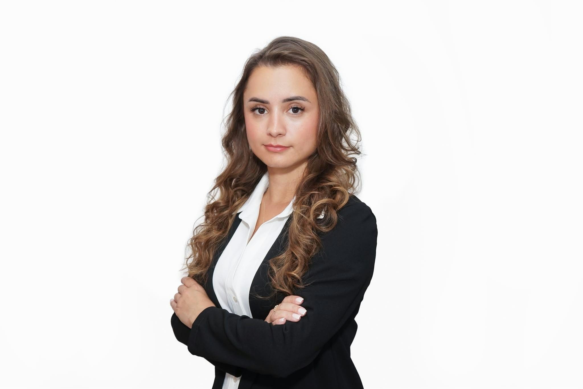 Besjana Topalli, avokatja shqiptare në Britani që ndihmon viktimat e lëndimeve personale