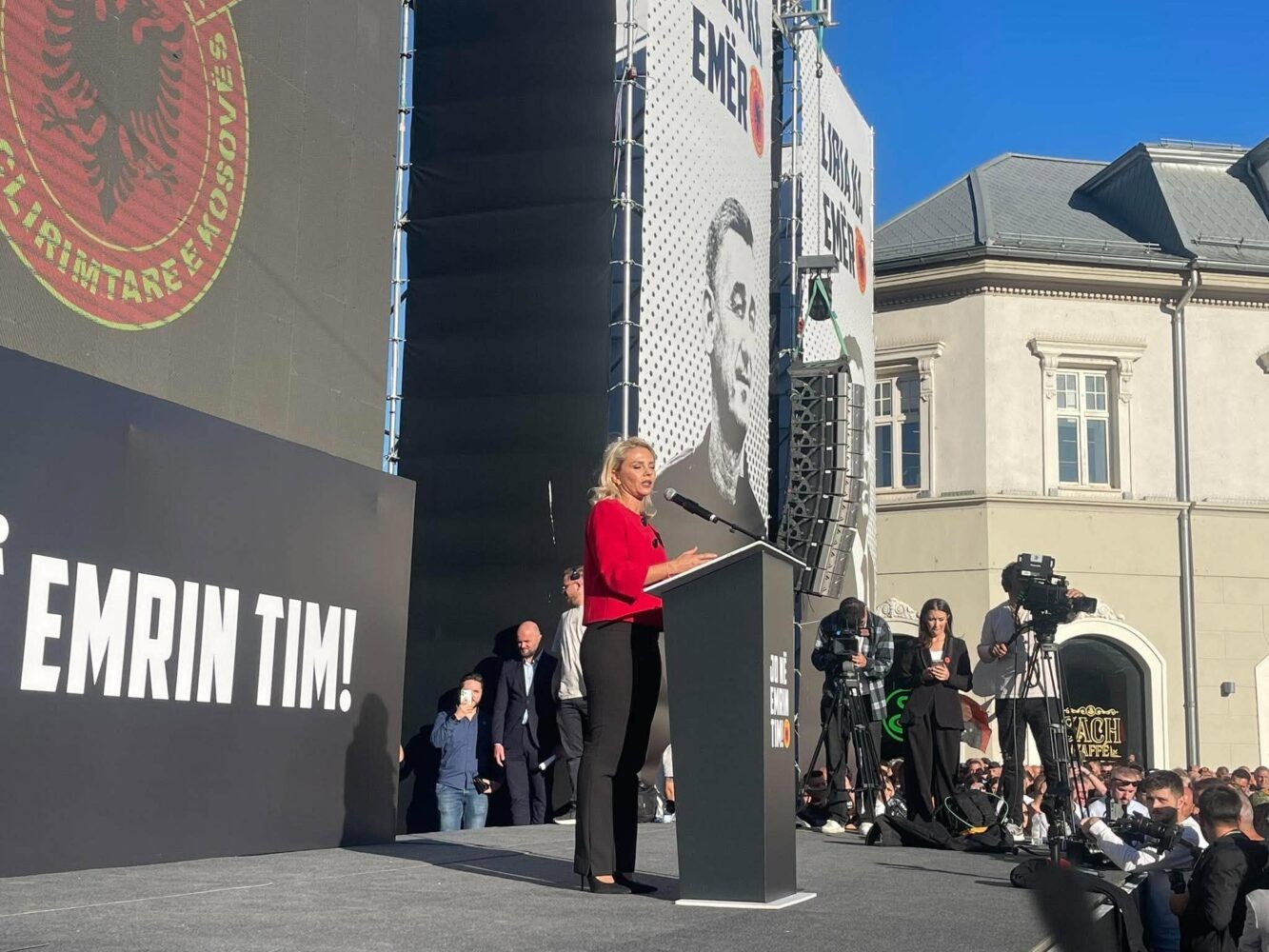 “Babai nuk u flijua që ne të mbyllim gojën”: Fjalimi i fuqishëm i Lavdie Gradicës për drejtësinë ndaj UÇK-së