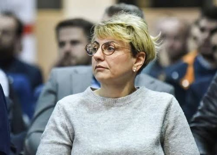 Presidenti ose zgjedhjet? Mihali paralajmëron afatin e fundit