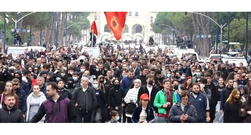 Reagim nga Brukseli për protestat kundër qeverisë, EPP: Të hetohet përdorimi i forcës së tepruar! Shqipëria ka nevojë për qeveri llogaridhënëse dhe hetim të korrupsionit