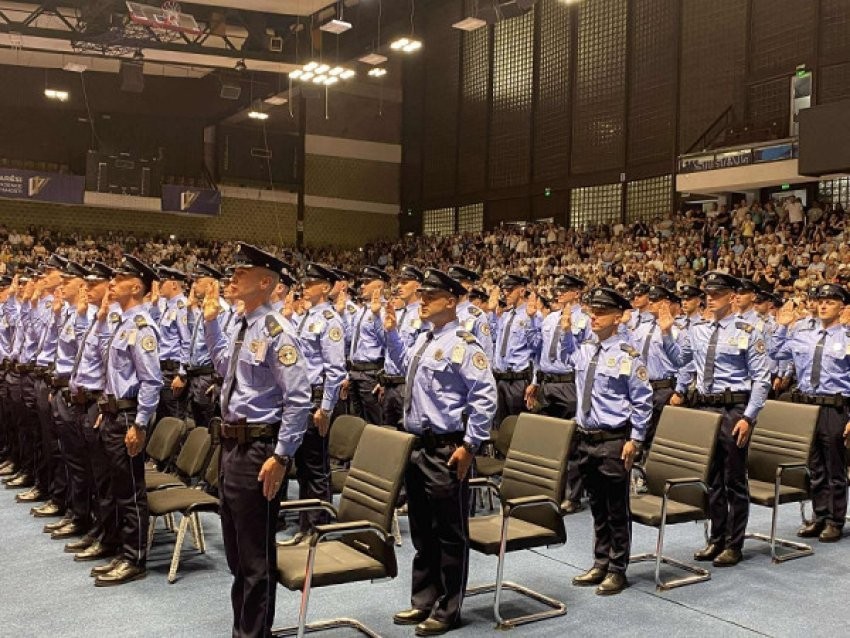 Mungesa e uniformave shtyn ceremoninë e diplomimit për rreth 300 kadetë të rinj të Policisë së Kosovës