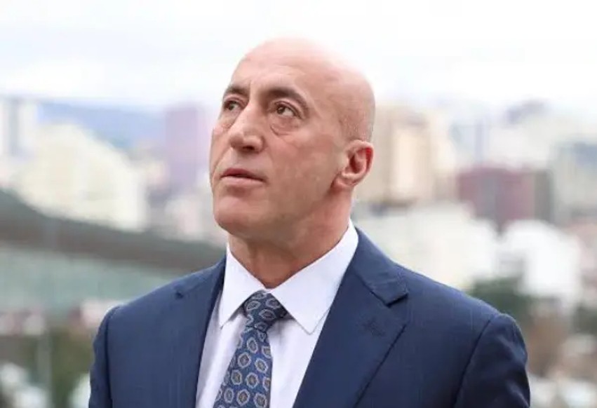Kërcënime të rënda ndaj familjes së Ramush Haradinajt nga një profil i lidhur me Rusinë