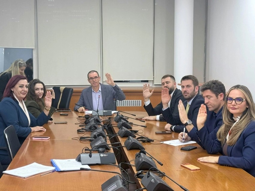 Dritë jeshile për ndryshimet ligjore mbi Dhomat e Specializuara: Komisioni për Buxhet përshpejton procedurat