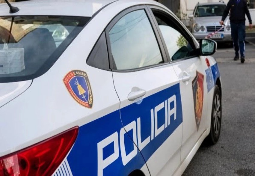 Aksident fatal në autostradë: Efektivi i policisë përplas për vdekje çiklistin 66-vjeçar