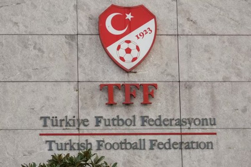 Tërmet në futbollin turk: Ndalohen kreu i gjyqtarëve dhe gjashtë anëtarë të bordit për shkelje në arbitrim