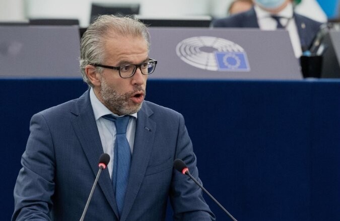 Kritika të forta për BE-në nga eurodeputeti Reuten: U tolerua Vuçiqi, PE mbështeti ata që kërkuan ndryshim