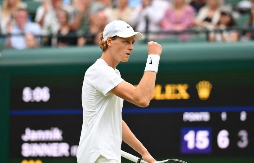 Siner shtyn sërish rikthimin në fushë, rrezikohet kreu i renditjes ATP