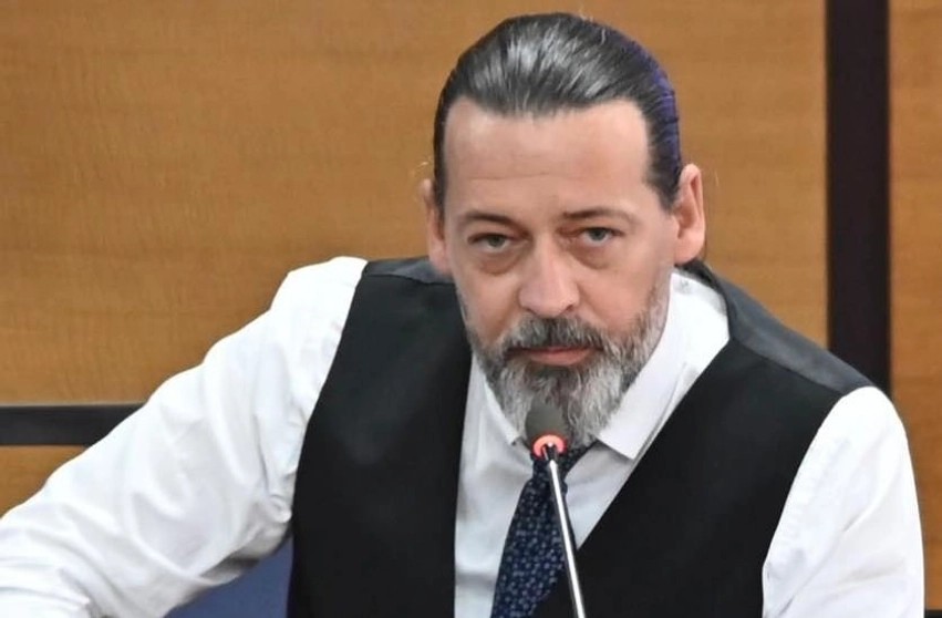 Gëzim Sveçla kërkon ndërhyrjen e organeve të drejtësisë për parregullsitë në qeverisjen e Përparim Ramës