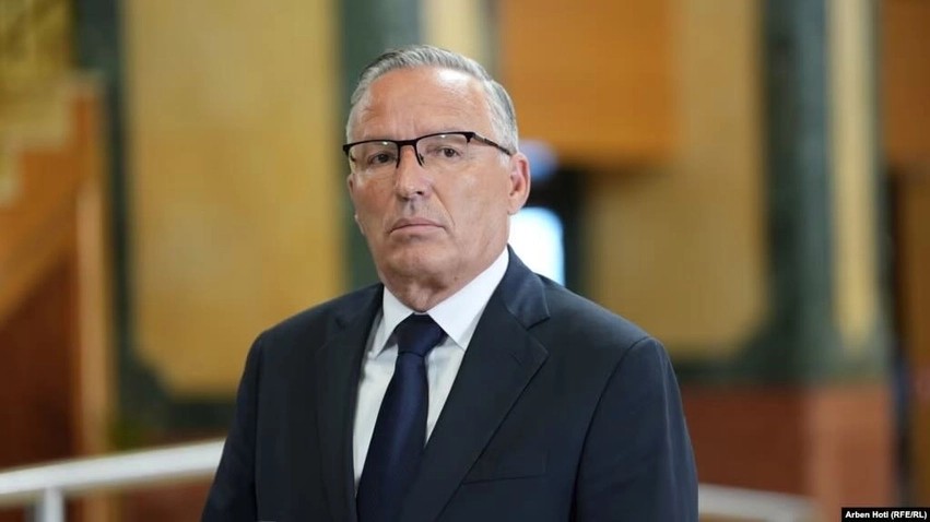 Kthesa historike e PDK-së: Analisti Makolli flet për sfidën e madhe të identitetit dhe Gjykatën Speciale