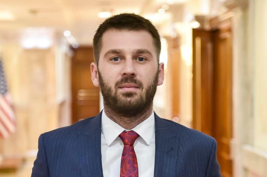 Kërçeli bën thirrje për konsensus politik rreth Ligjit për Specialen: Ndërhyrjet mund të dëmtojnë procesin