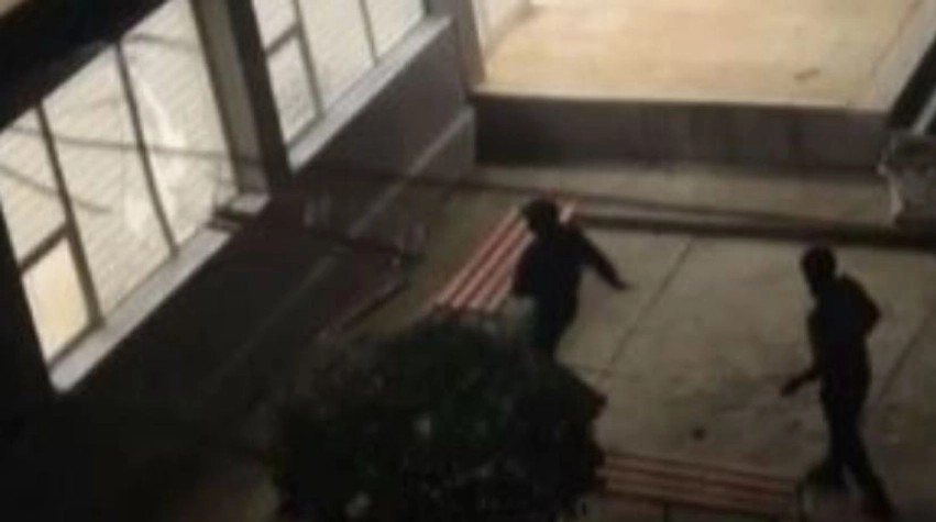 Tension dhe dhunë në “Qytetin Studenti”: Protestuesit sulmojnë dhe futen me forcë brenda konvikteve