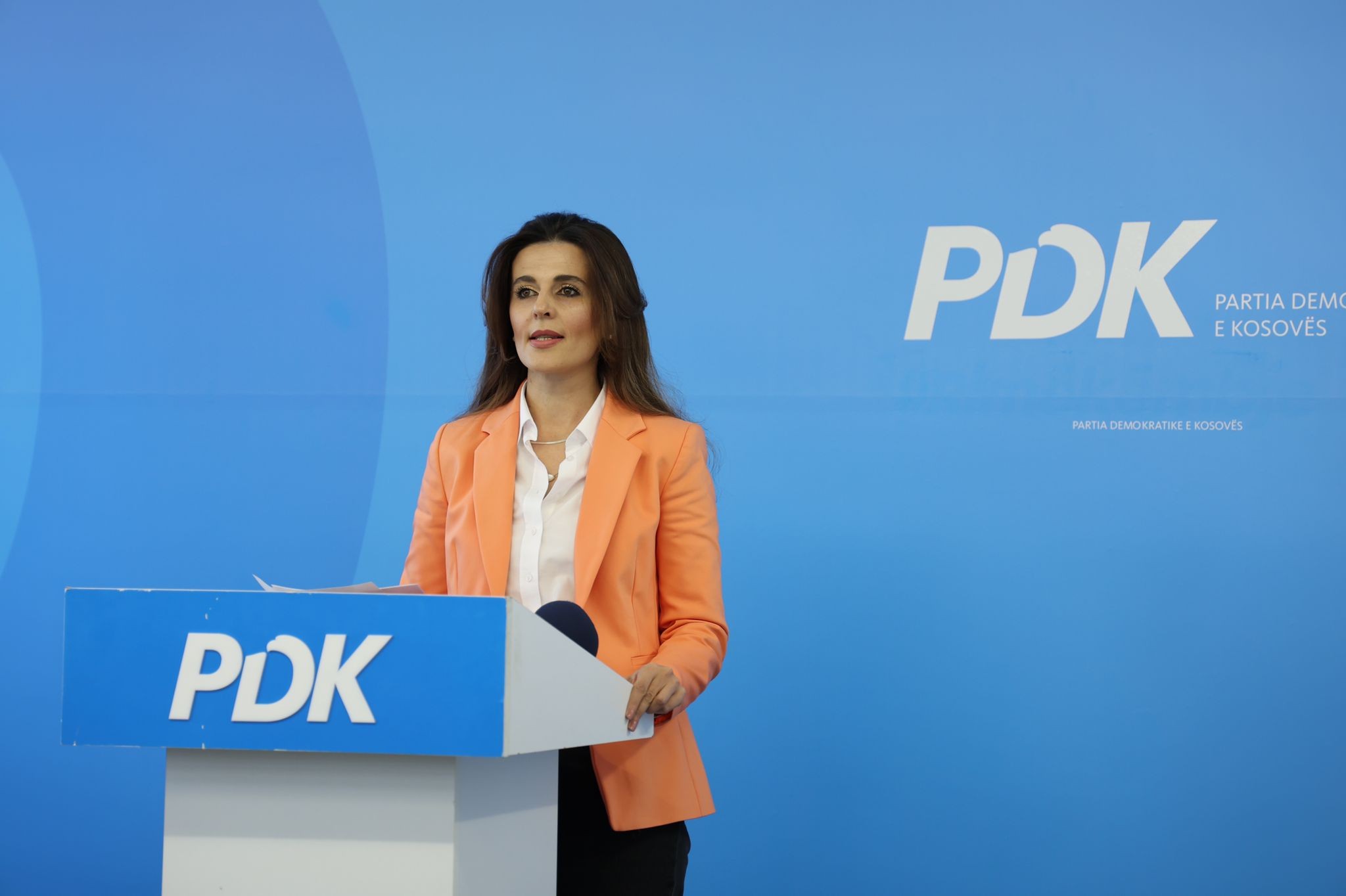 Debati për Specialen, Vlora Çitaku i kundërpërgjigjet Albulena Haxhiut: UÇK-ja qëndron mbi çdo prioritet