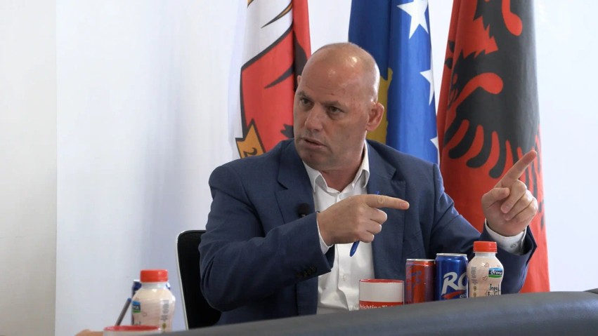 Krisje në relatat institucionale: Shoqatat e UÇK-së në Drenas ndërpresin bashkëpunimin me komunën, reagon ashpër Lladrovci