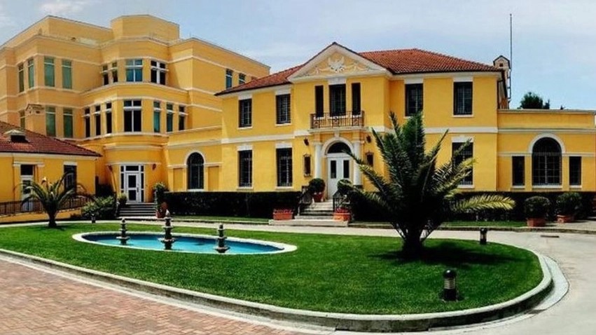 Alarmi i Ambasadës së SHBA: Shmangni protestat dhe zonat e tensionit në disa qytete të vendit