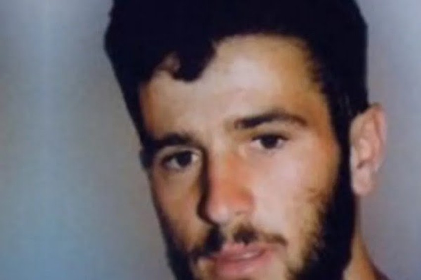 Përkujtohet 29-vjetori i rënies heroike të dëshmorit Adrian Krasniqi, luftëtarit të parë me uniformë të UÇK-së