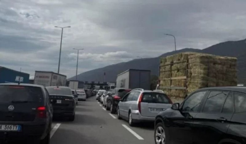 Dyqdyrje në Morinë: Kontrolle të rrepta për mjetet që hyjnë nga Kosova në mes të tensioneve në Tiranë