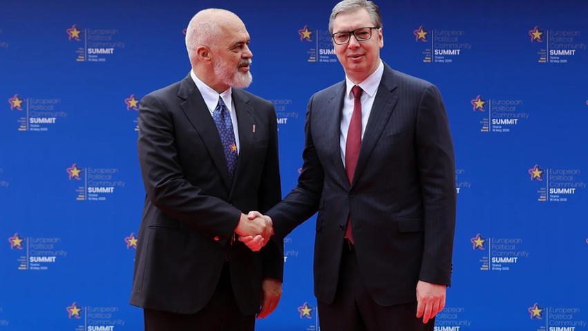 Pse po hesht Edi Rama për rënien e Vuçiqit nga pushteti? Flet njohësi i rrethaneve rajonale