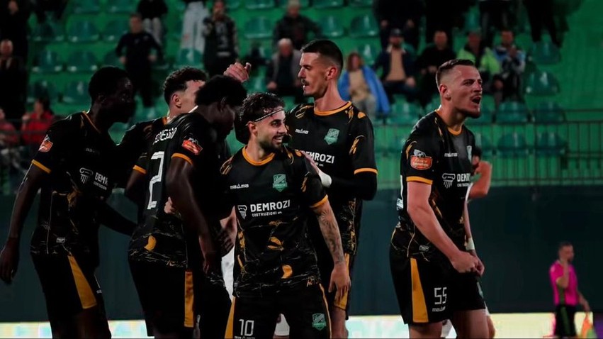 Kalendar ferri për kampionët, trajneri Nevil Dede para sfidës së menaxhimit të forcave