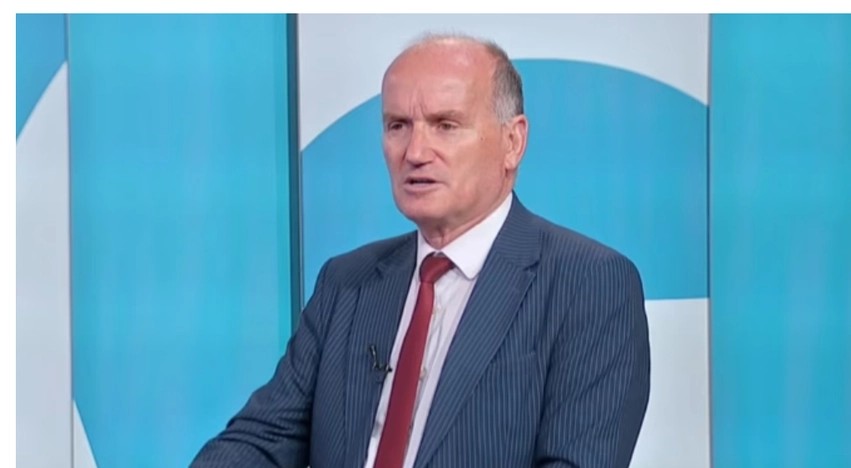 Çollaku: Brukseli po tregohet i butë me Beogradin, Radoiçiqi vazhdon të jetë krahu i djathtë i Vuçiqit