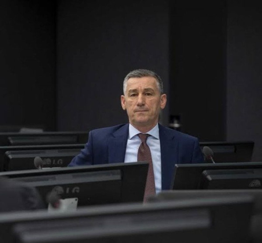 Dy avokate largohen nga ekipi mbrojtës i Kadri Veselit në Hagë, Dixon merr vendimin