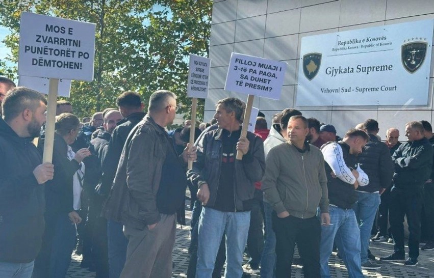 Kriza e pagave në NPB: Punëtorët protestojnë para Gjykatës Supreme, premtohet shqyrtim urgjent i lëndës