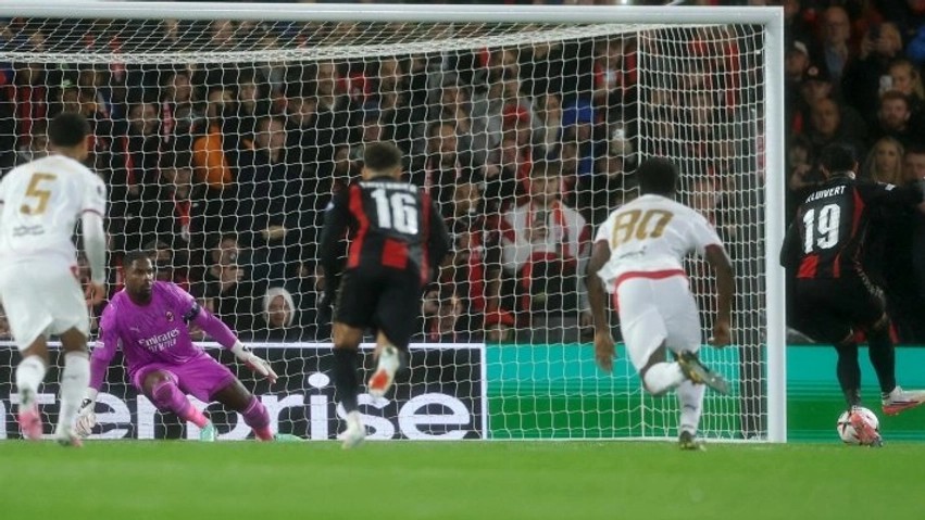 Bournemouth shkatërron Milanin në Evropë, mbrëmje e hidhur për kuqezinjtë