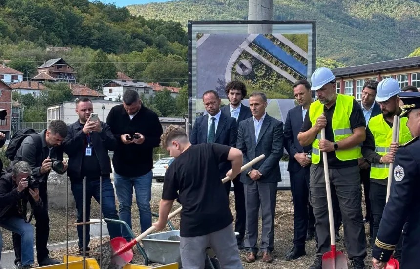 Vendoset gurthemeli i obeliskut për heroin Afrim Bunjakun në Banjskë