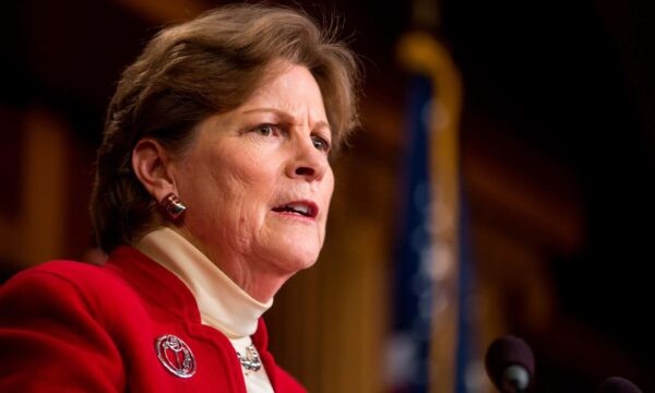 Senatorja amerikane Jeanne Shaheen: Krizat në Kosovë dhe Bosnjë cënojnë sigurinë e Shqipërisë