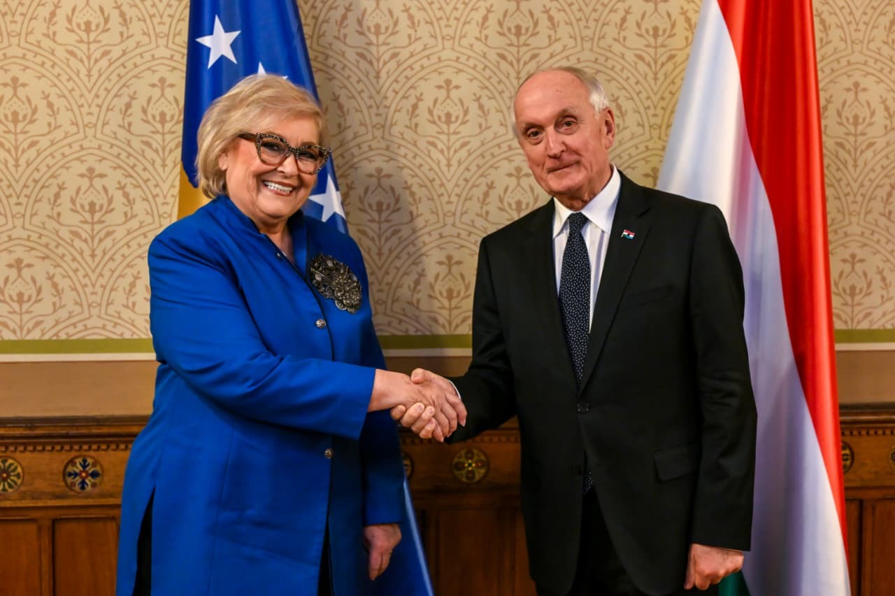 Kosova kërkon krah nga Hungaria në rrugën drejt Bashkimit Evropian