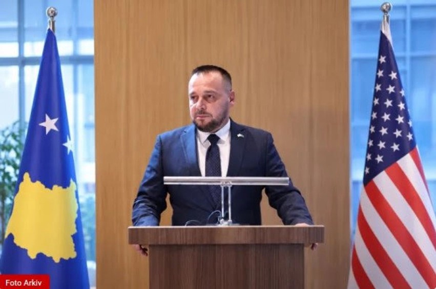 Ministri Maqedonci paralajmëron rrezikun nga Serbia: 48 baza ushtarake pranë kufirit me Kosovën, skenar i ngjashëm me atë të Rusisë në Ukrainë