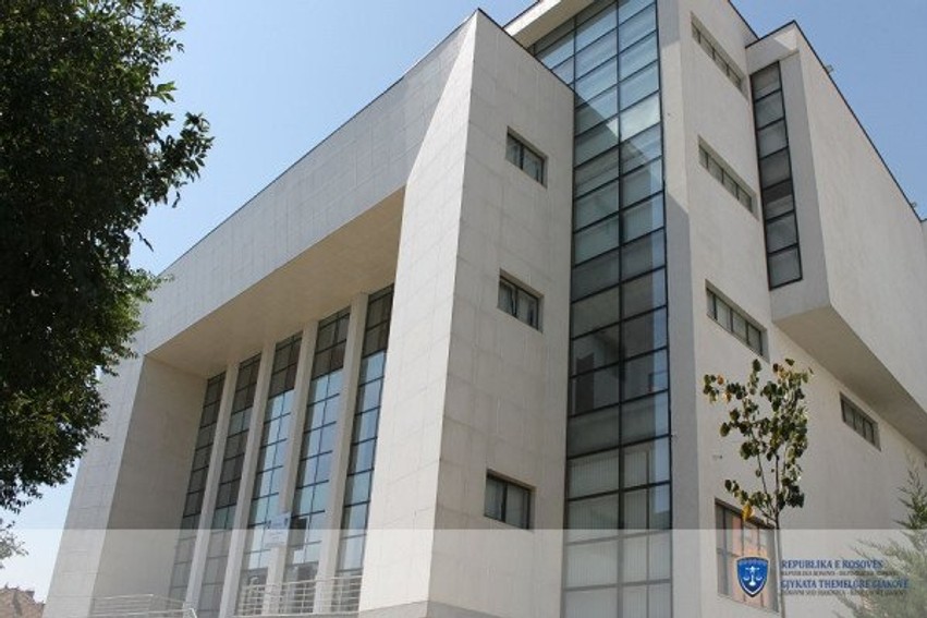 Gjakovë: Tre vite heqje lirie dhe gjobë e majme për posedim droge, konfiskohet automjeti dhe marihuana