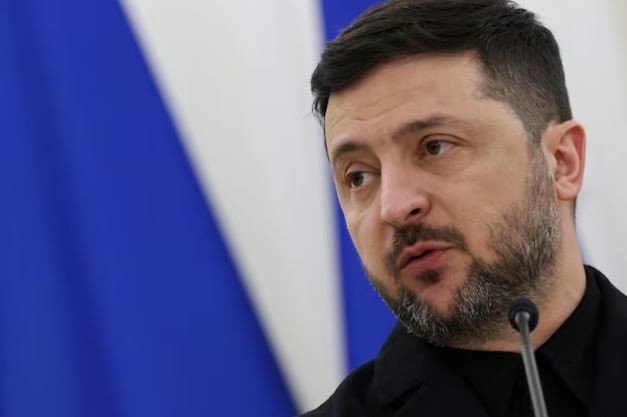 Strategjia e re e Kievit: Zelensky paralajmëron goditje të rënda mbi rafineritë ruse që financojnë agresionin