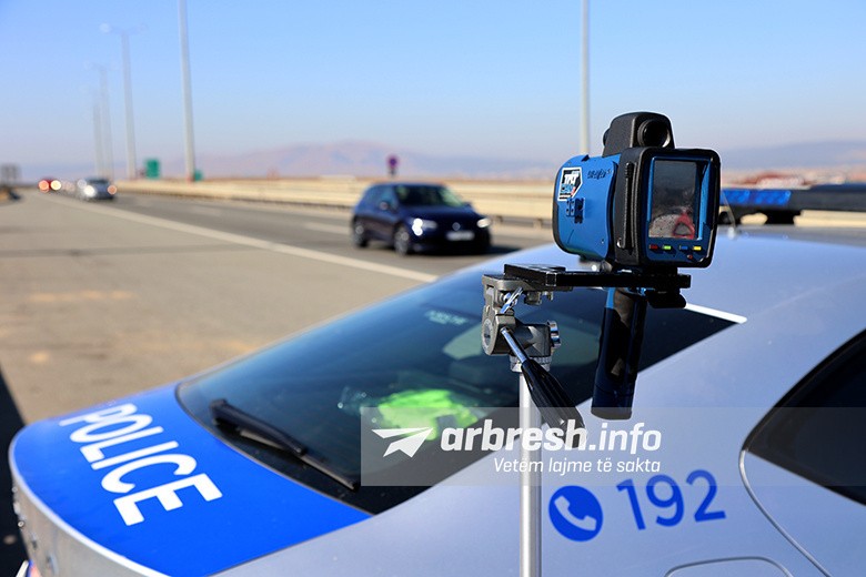 Intensifikohen kontrollet në trafik: Mbi 2 mijë gjoba të shqiptuara nga Policia brenda një dite