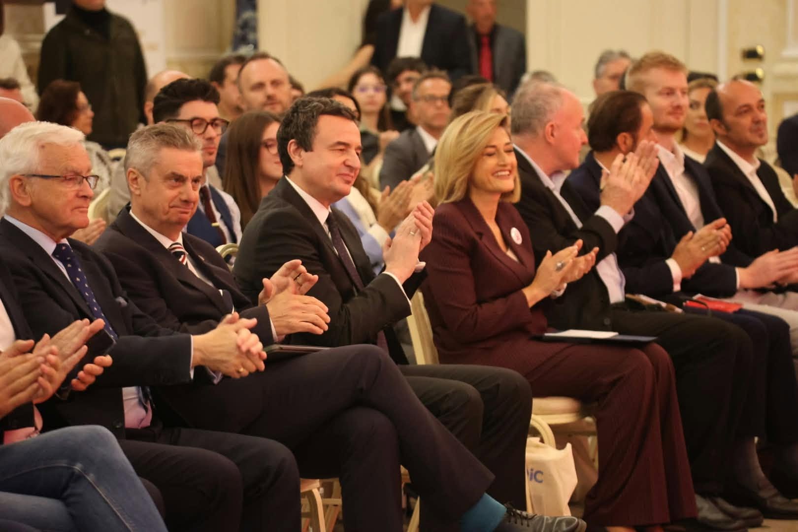 Ambasadori Hargreaves: E ardhmja e raporteve Kosovë-Britani kërkon fokus të fortë te ekonomia dhe investimet