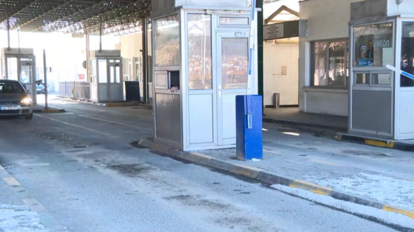 Gjendja në rrugë dhe kufij: Qarkullim pa vonesa dhe intensitet mesatar jashtë qyteteve