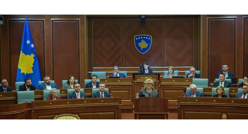 Kriza politike shmanget në sekondat e fundit: Kuvendi zgjedh Presidenten e re dhe miraton ligjin për Hagën