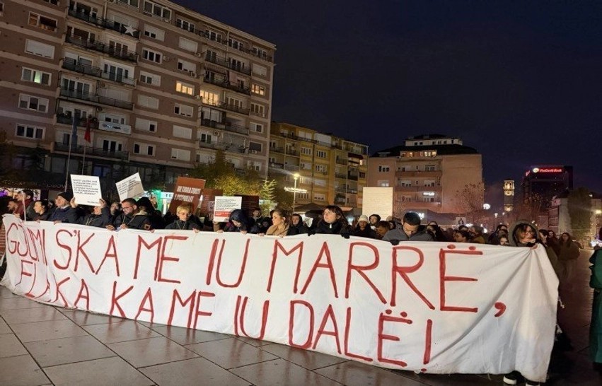 Kërkesa për drejtësi për Arlinda Zekajn: Vijohet me protesta masive në kryeqytet