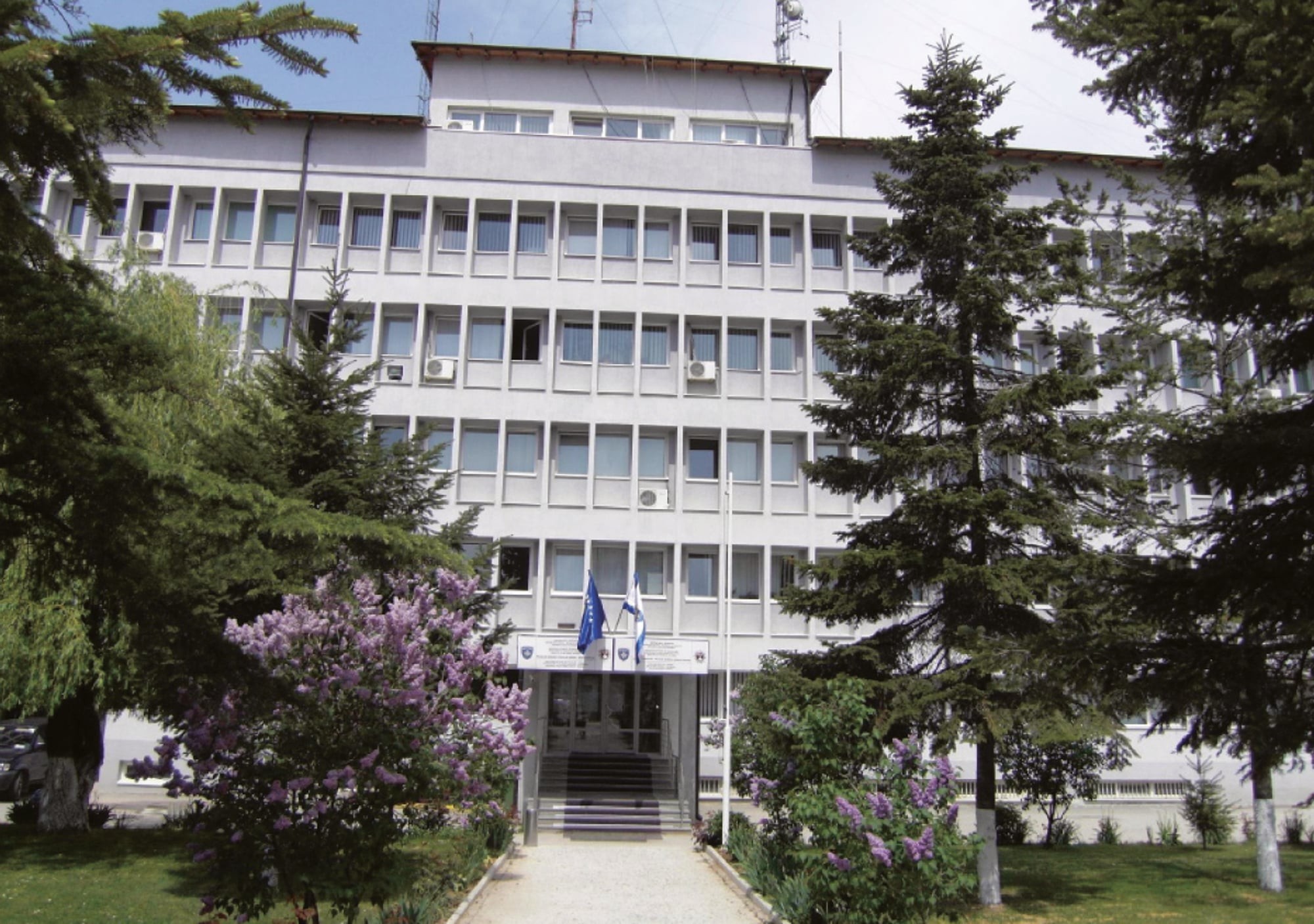 Aksioni kundër prerjeve ilegale: Policia në Shtërpcë bllokon dy furgonë me dru pa dokumente