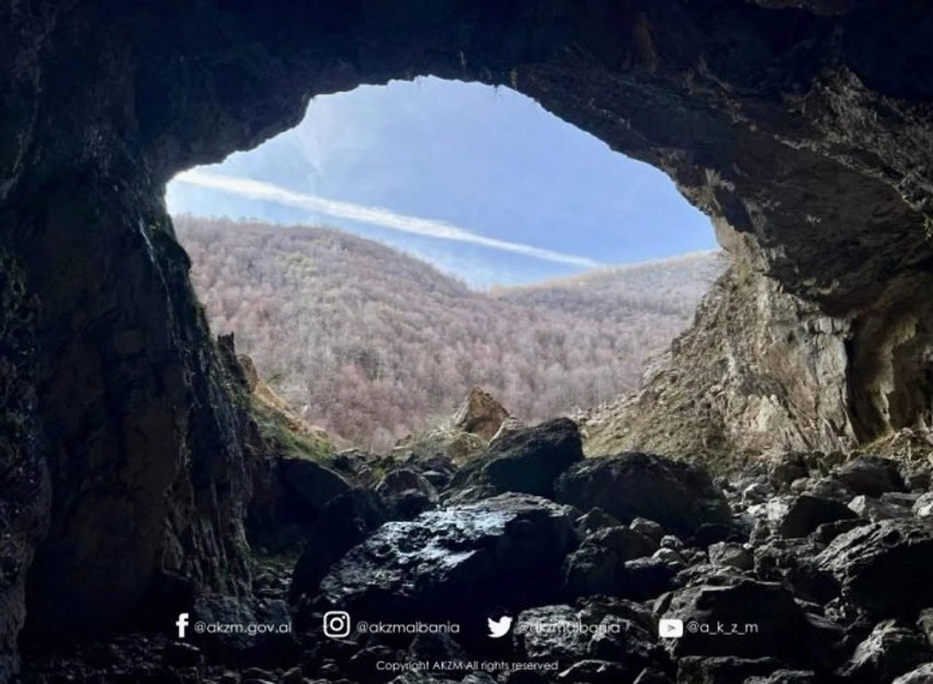 Martaneshi josh vizitorët, Shpella e Valit shkëlqen si një xhevahir i natyrës dhe shkencës