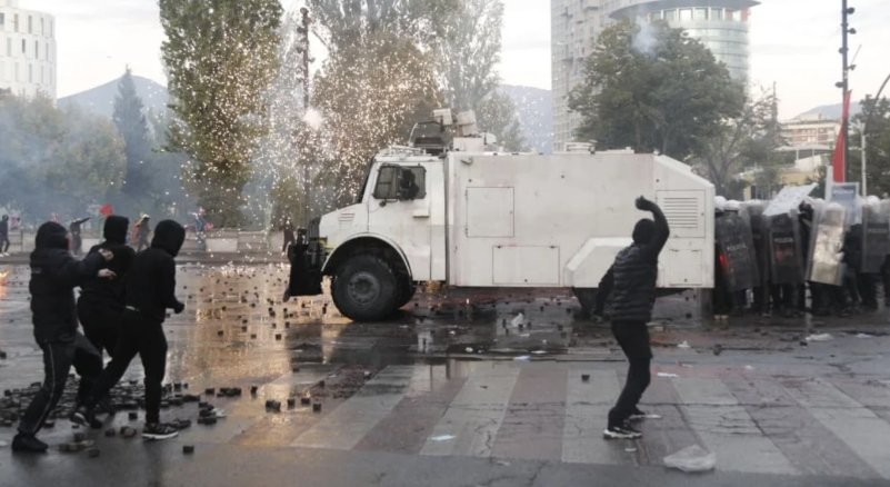 Apeli i Ministrisë së Brendshme: Të miturit jashtë protestave të dhunshme, siguria publike kërkon standarde evropiane