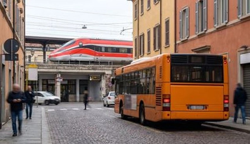 Italia përballet me paralizë kombëtare: Greva masive kundër krizës ekonomike dhe shpenzimeve ushtarake