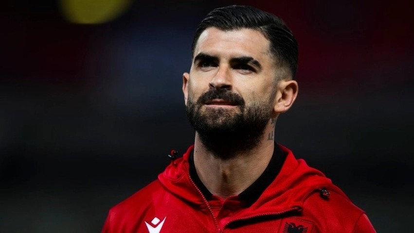 Bologna hedh sytë te Elseid Hysaj, ja kushti që i hap dyert e transferimit mbrojtësit kuqezi