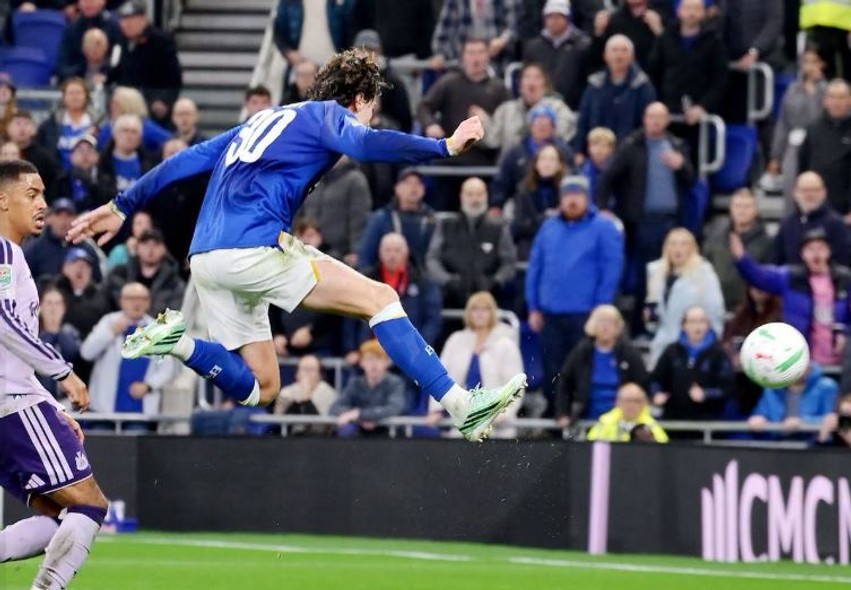 Evertoni shkëlqen dhe siguron çerekfinalen e Kupës së Ligës pas triumfit ndaj Newcastle