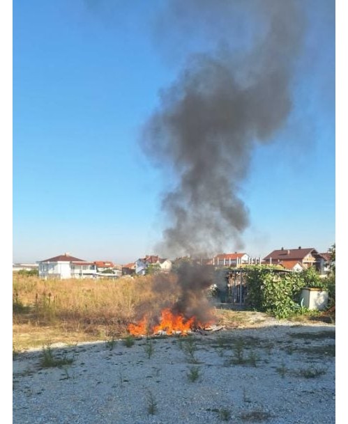 Ndotja e mjedisit në Prizren: Djegia e mbeturinave i kushton 500 euro kundërvajtësit