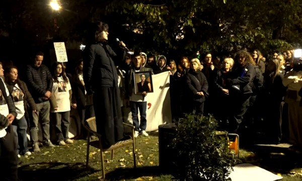 Aktivistja Sijarina paralajmëron radikalizim të protestave: Kërkojmë shkarkimin e dy ministrave dhe drejtësi për Arlinda Zekajn