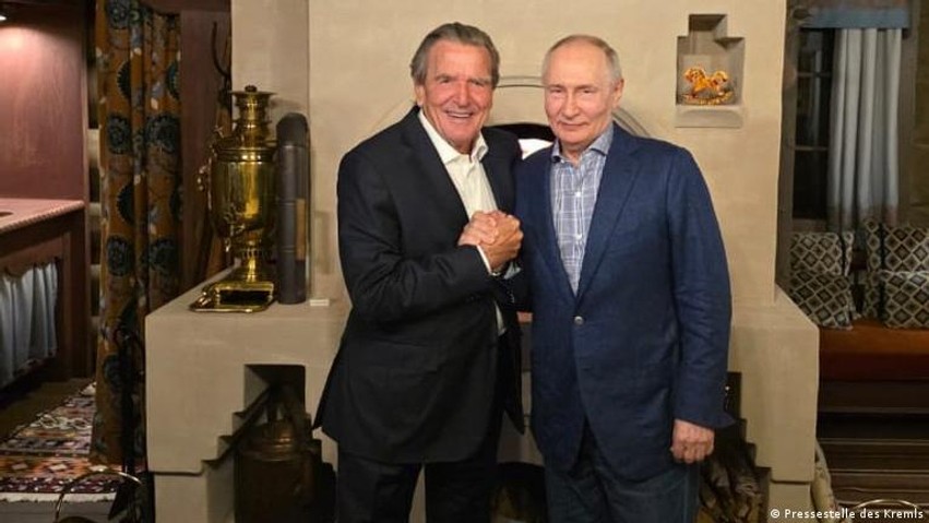 Skandali në Berlin: Pjesëmarrja e ish-kancelarit Schröder në ditëlindjen e Putinit ndez reagime të ashpra