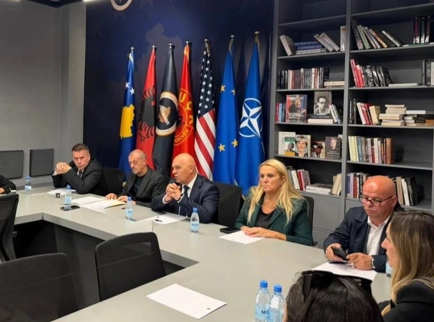 AAK mblidhet për çështjet urgjente: Qëndrimi për Specialen dhe shqetësimi për zgjedhjen e presidentit